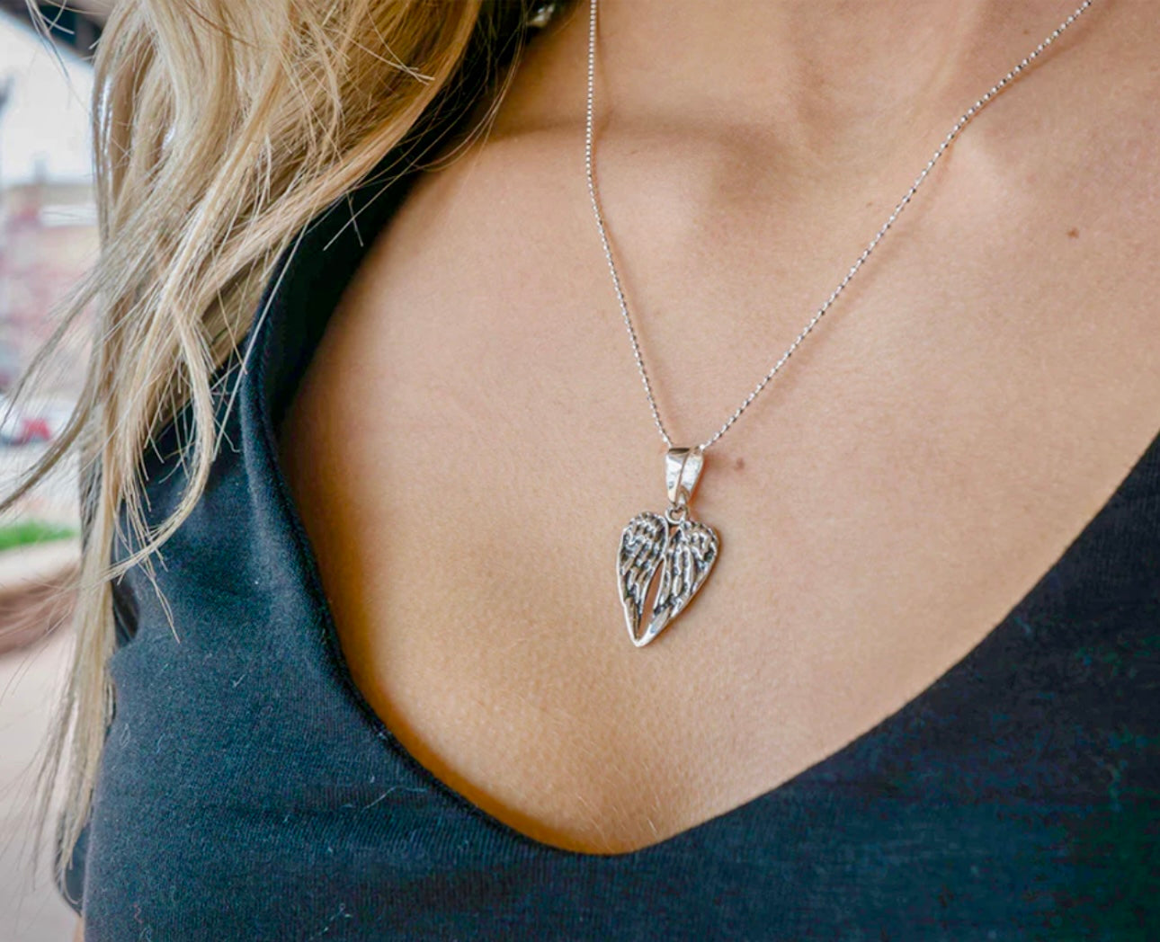 Small Double Angel Wings Pendant Necklace