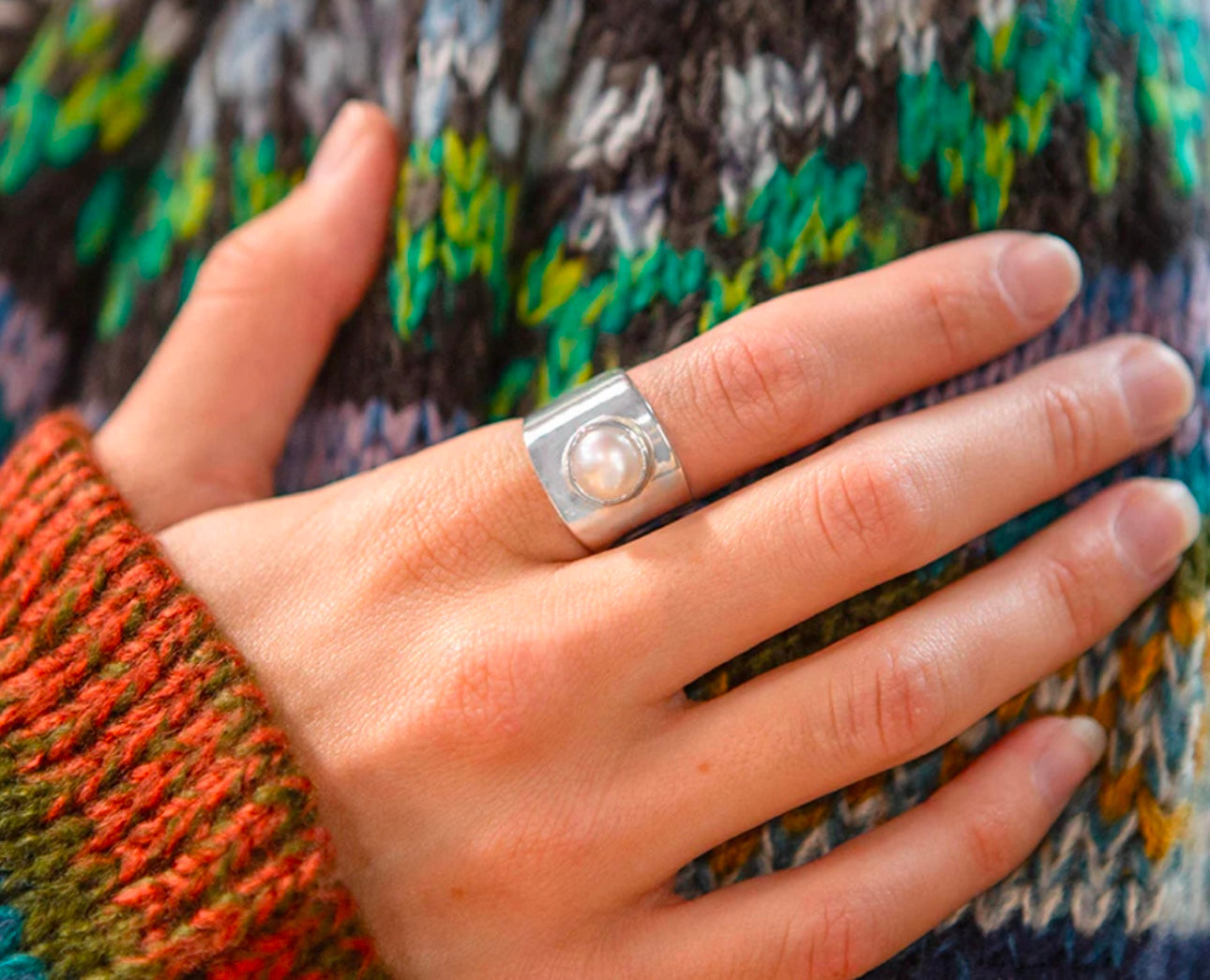 Modern Wide Band Pearl Ring Size 10