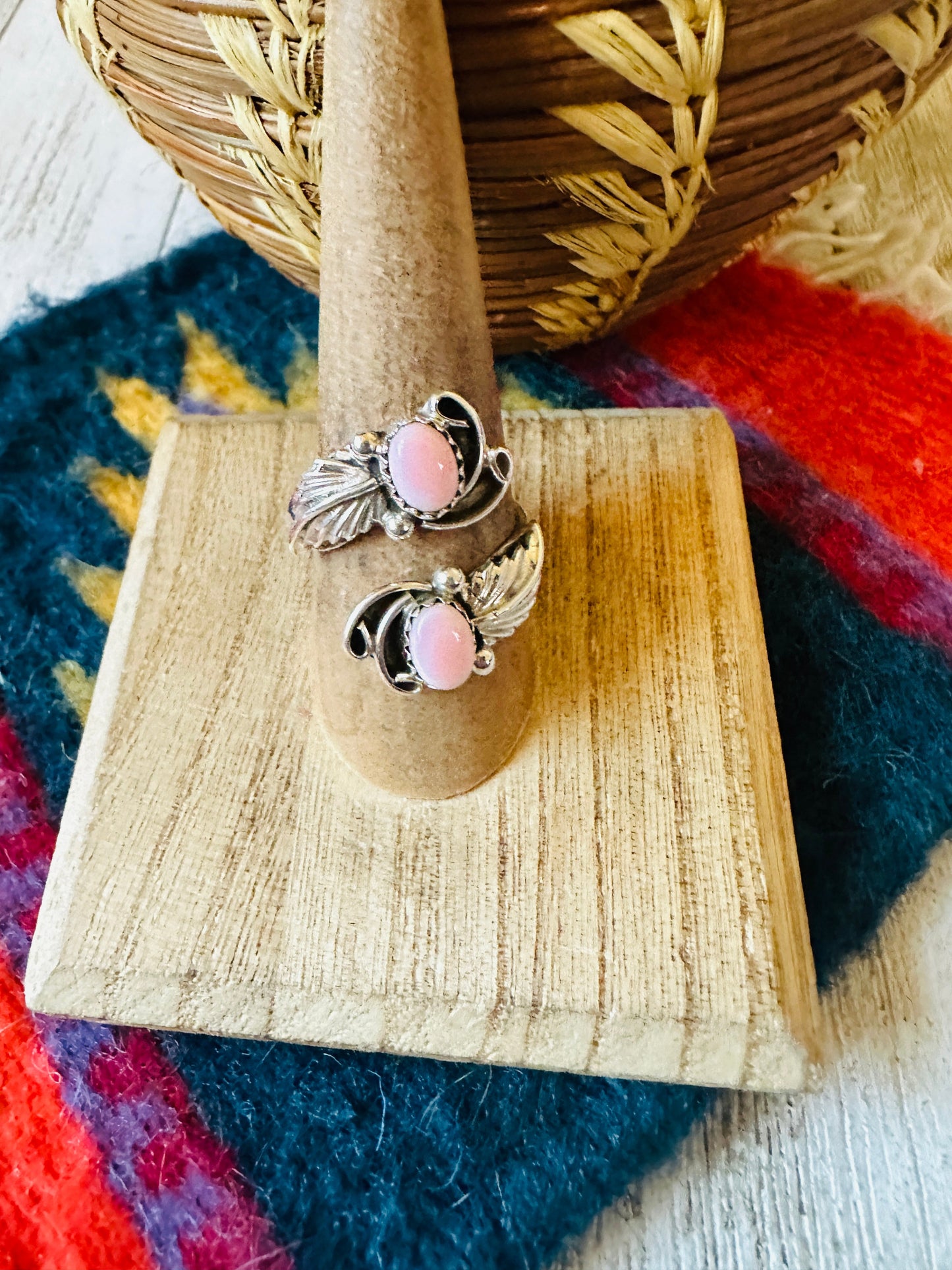 Navajo Sterling Silver & Queen Pink Conch Leaf Adjustable Ring